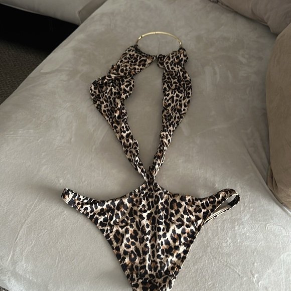 NWOT Victoria's Secret wrap animal Leopard Monokini SwimSuit One Piece cheetah - Picture 7 of 9